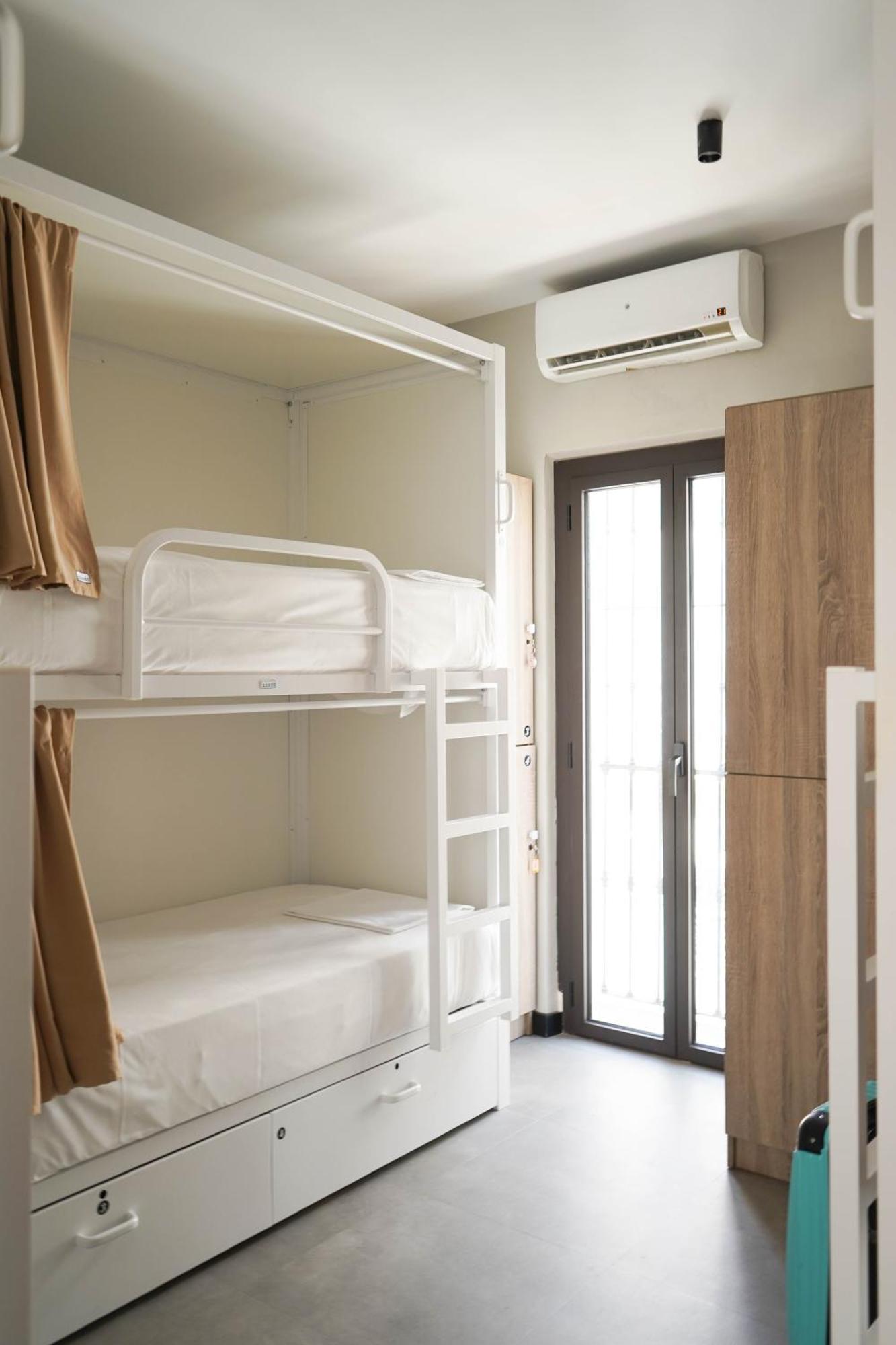 Bed 4-Bed Female Dormitory Room